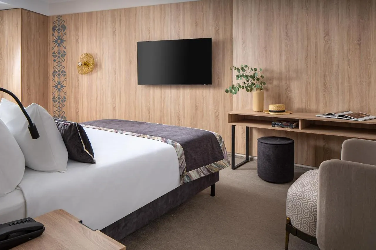 Hotel Mercure Conacul Cozieni Pasarea