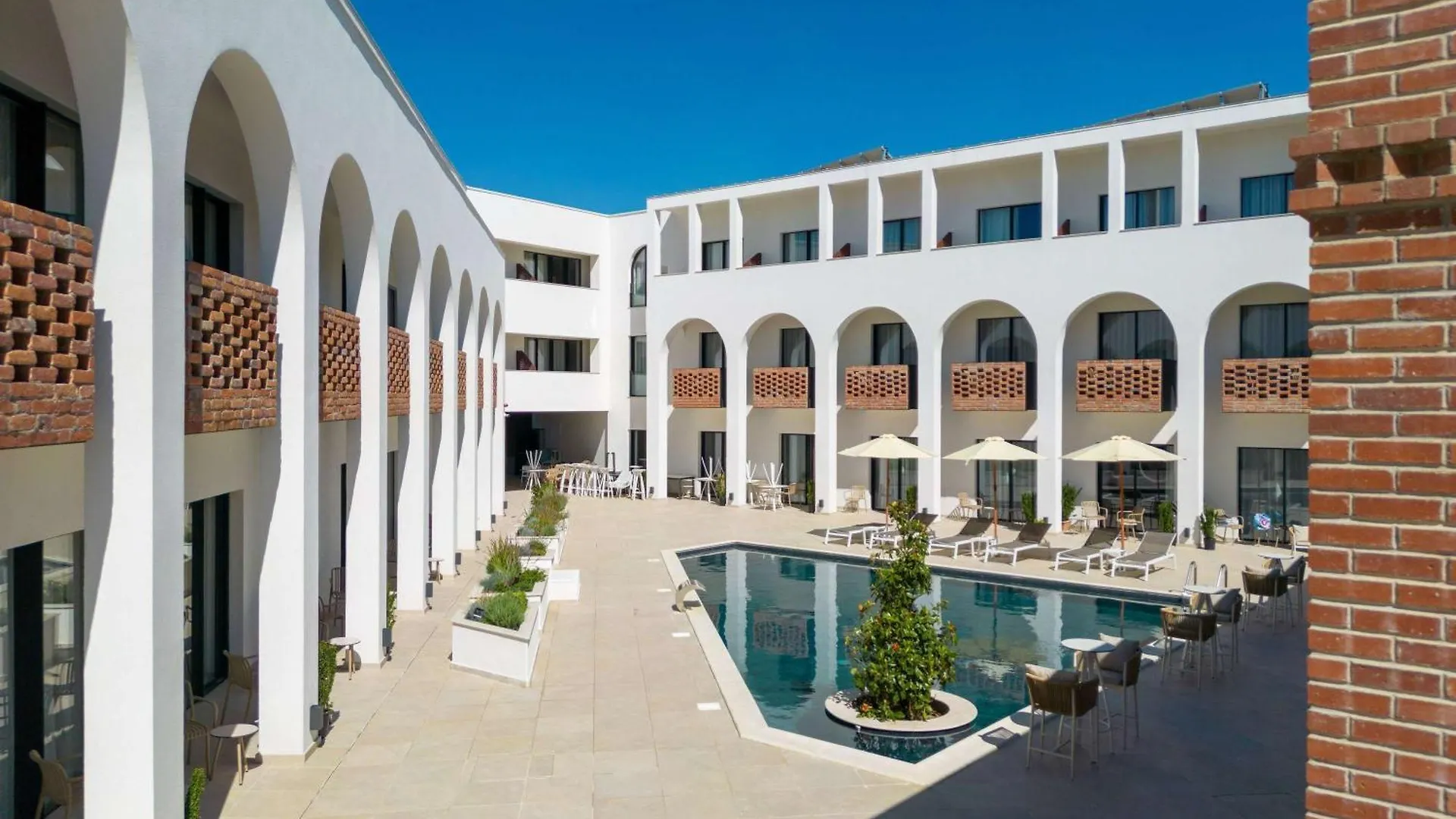 **** Hotel Mercure Conacul Cozieni Pasarea Romania