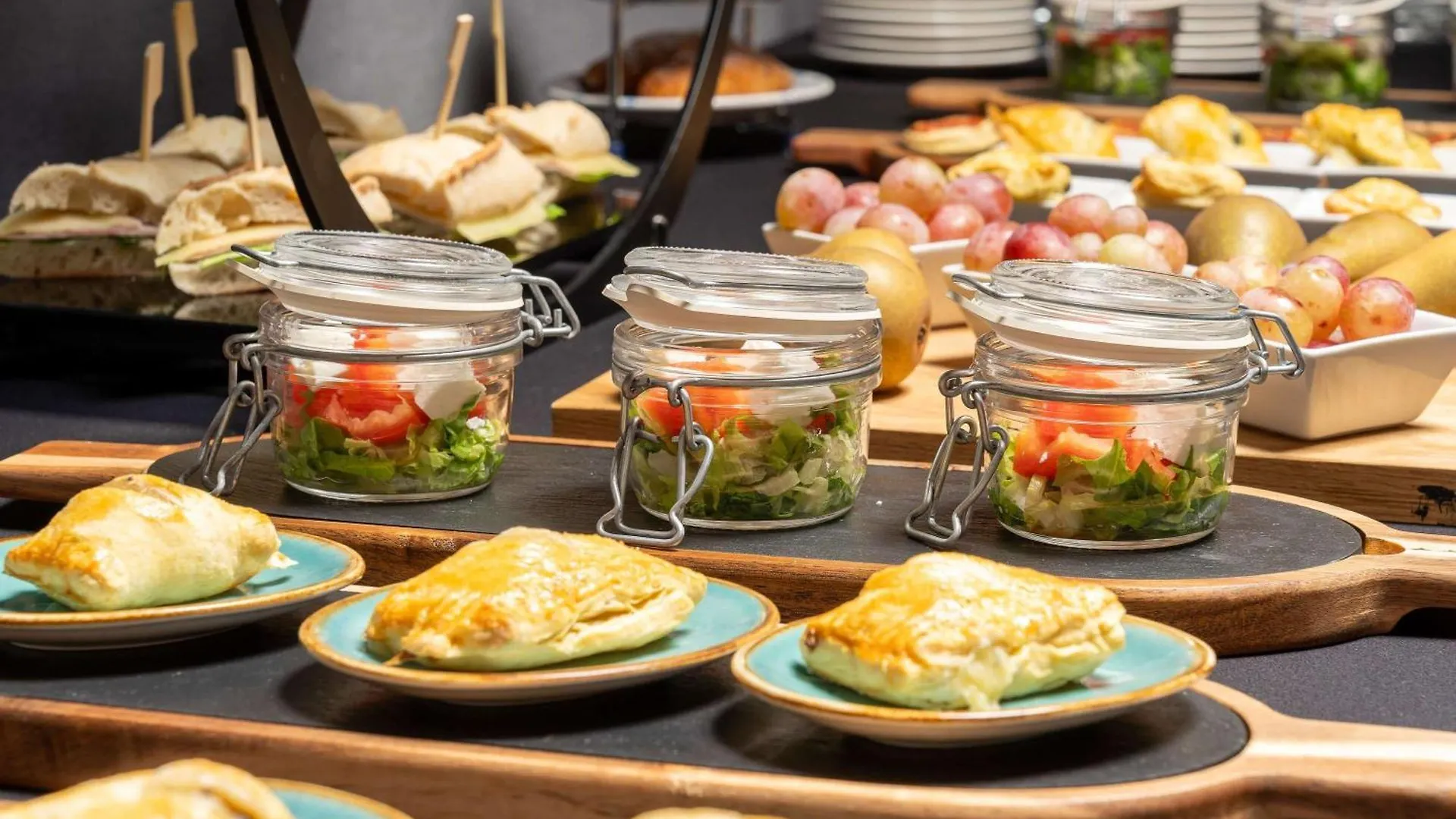 Mercure Conacul Cozieni Pasarea 4*,