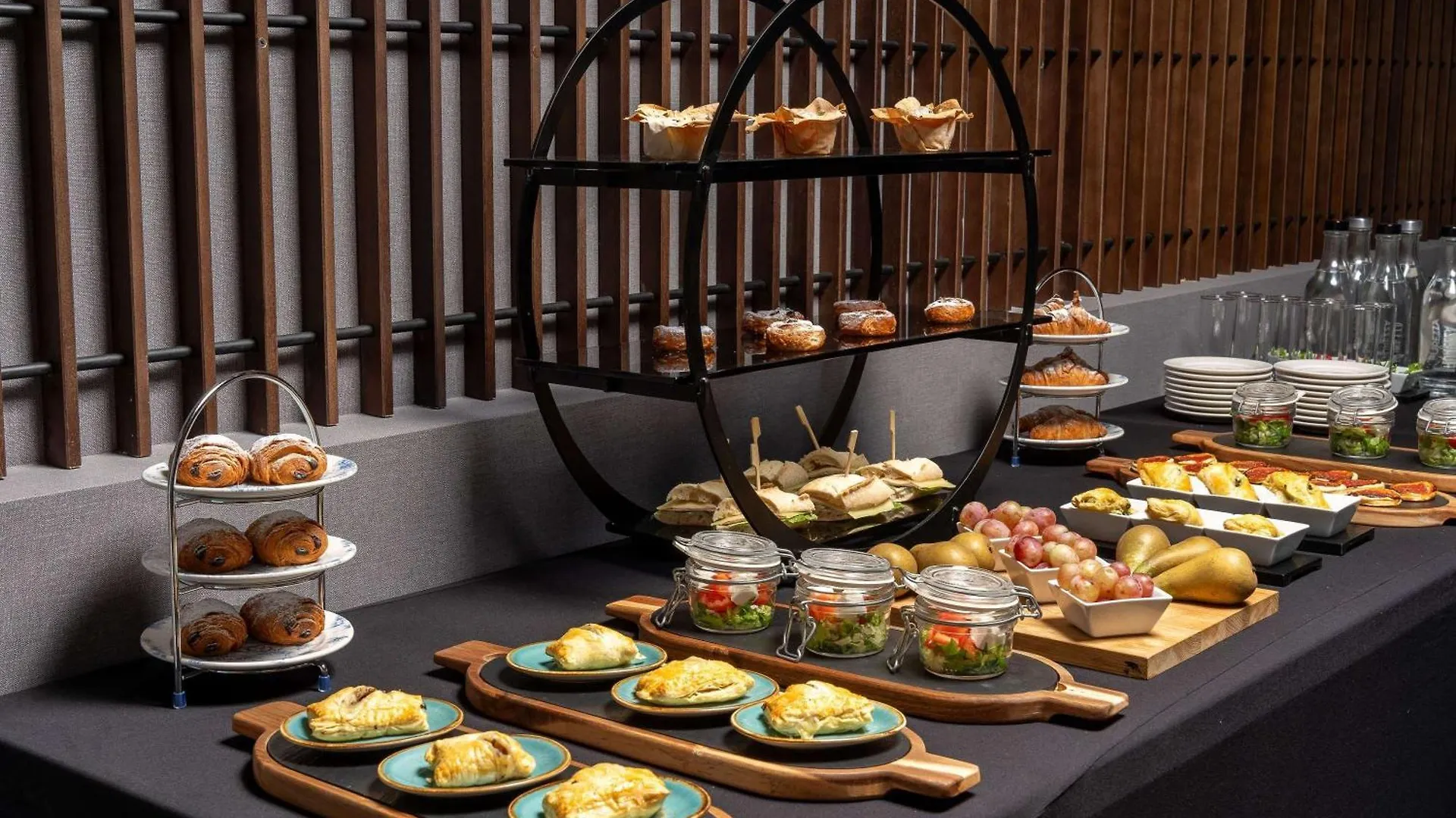 Mercure Conacul Cozieni Bucharest 4*,  Romania