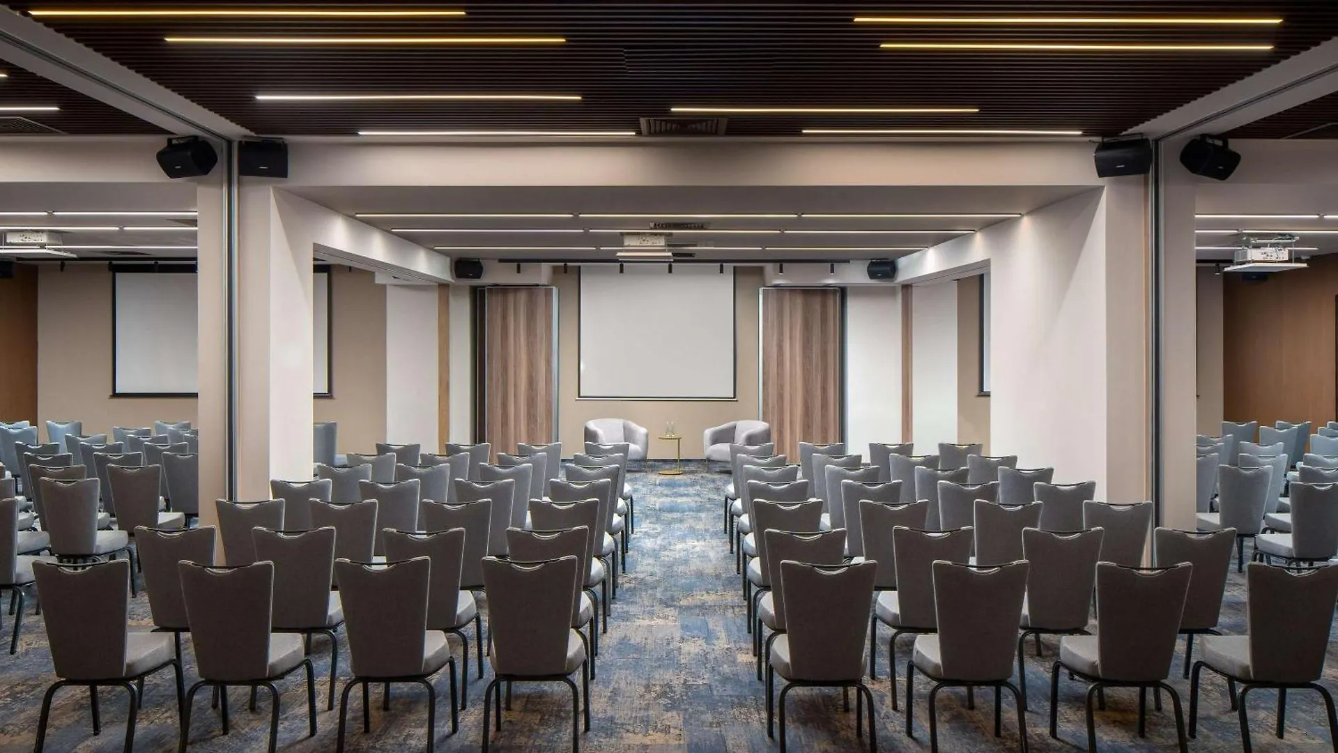Mercure Conacul Cozieni Pasarea